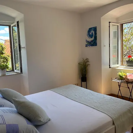 Mediterano - Center Split